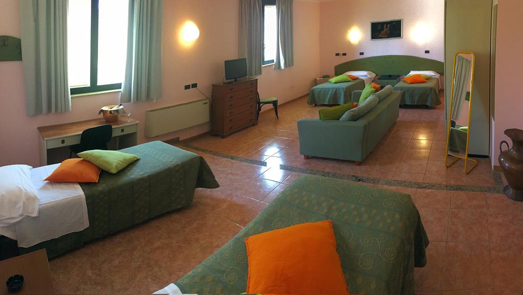 Hotel Salus Sant'Andrea Bagni Экстерьер фото