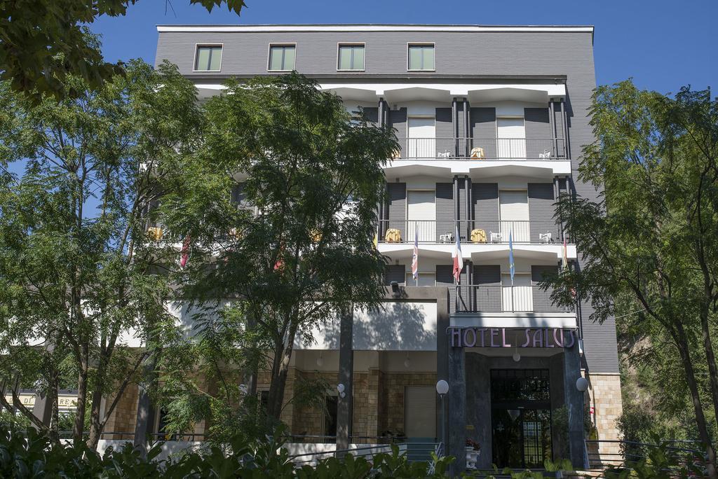 Hotel Salus Sant'Andrea Bagni Экстерьер фото