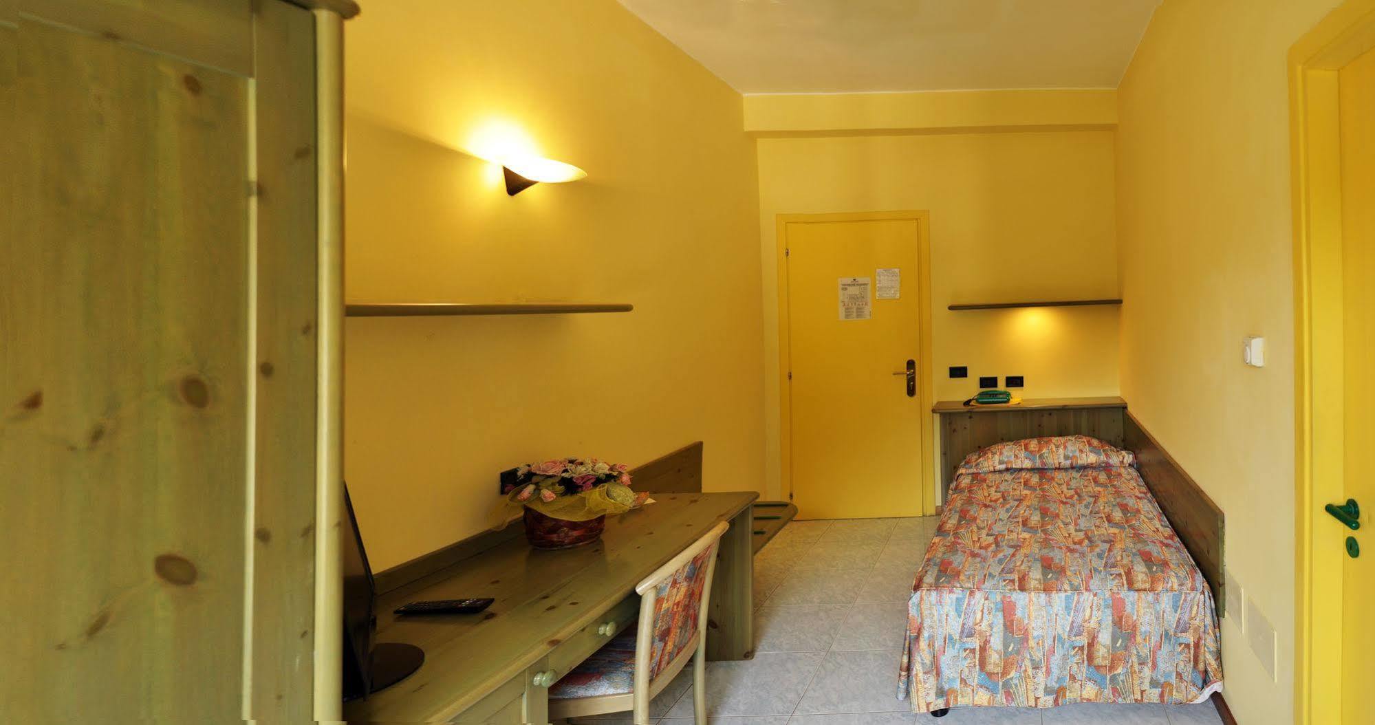 Hotel Salus Sant'Andrea Bagni Экстерьер фото