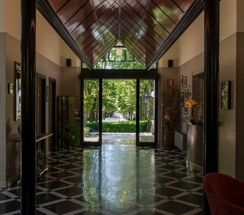 Hotel Salus Sant'Andrea Bagni Экстерьер фото
